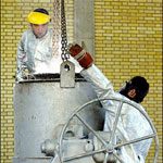 Iran. Ahmadinejad respingera’ ogni proposta che chiede di sospendere l’arricchimento dell’uranio Image