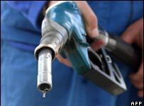 L’Iran utilizzerà l’arma del petrolio se i suoi interessi vengono attaccati (ministro) Image
