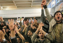Iran: servizio foto sulla manifestazione degli studenti contro Ahmadinejad Image