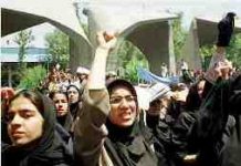 Iran: “morte al dittatore!” hanno gridato studenti a Teheran Image