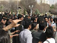 Iran: Dissidenti acclamano le proteste studentesche Image