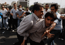 Iran: il regime dei mullah cerca di evitare le rivolte popolari Image
