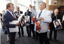 Iran – Europarlamento, Ministro Esteri Iran accolto da proteste Image