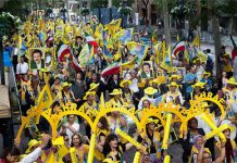 Iran: Il comitato USA per i Residenti di Campo Ashraf (USCCAR) accoglie con favore la decisione del Segretario Clinton di rimuovere il MEK dalla lista delle organizzazioni terroristiche degli Stati Uniti