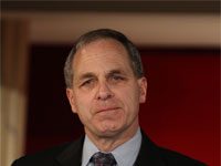 Louis Freeh: “I nostri obbiettivi qui sono molto semplici e non sono certo cambiati nell’ultimo anno. Dobbiamo proteggere i residenti di Campo Ashraf e rendere Camp Liberty un veloce e sicuro luogo di transito per condurli fuori dall’Iraq”