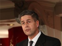 Il Generale David Phillips: “Questo stemma qui è quello della 89ma Brigata di Polizia Militare, e comandavo io quell’unità quando abbiamo rilasciato 3400 documenti di identità attestanti che per gli Stati Uniti siete persone protette”