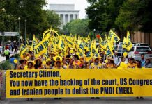 Giorno 300 del sit-in davanti al Dipartimento di Stato USA: appello iraniano-americano al Segretario Clinton, affinché rimuova i Mojahedin del Popolo dalla lista e protegga i residenti di Ashraf