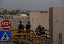 Camp Liberty, con una stazione di polizia principale, quattro distaccamenti e numerose telecamere: una prigione altamente controllata