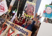 Raduno di 10000 sostenitori dei Mojahedin del Popolo davanti delle Nazioni Unite, chiedono l’espulsione di Ahmadinejad, l’appoggiare appello di Maryam Rajavi per un Iran democratico non nucleare