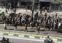 Iran: residenti di Teheran protestano contro la crisi degli alloggi