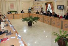 I parlamentari giordani prendono parte ad una conferenza in solidarietà con la Resistenza Iraniana al quartier generale del Consiglio Nazionale della Resistenza Iraniana in Francia