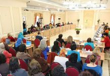 Conferenza Internazionale al quartier generale della Resistenza Iraniana a nord di Parigi in occasione della Giornata Internazionale della Donna