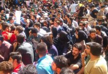 Iran – Foto: Migliaia protestano l’attacco con acido contro le donne