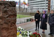 Iran – Maryam Rajavi rende onore alle vittime di Auschwitz
