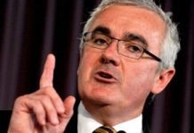 Un parlamentare ed esperto australiano critica la condivisione di informazioni di intelligence con il regime iraniano