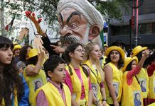 Le foto : La manifestazione di migliaia di irano-americani contro la presenza di Hassan Rouhani alle Nazioni Unite