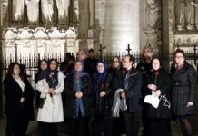 Una delegazione della Resistenza Iraniana ha partecipato alla cerimonia funebre a Notre Dâme per le vittime degli attacchi di Parigi