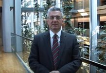 Il parlamentare europeo Jan Zahradil: “L’UE deve collaborare con il movimento di opposizione iraniano”