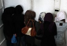 I Basij del regime iraniano arrestano 70 persone facendo irruzione a due feste