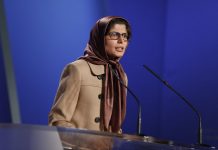 Un’ex-prigionera politica rivela le atrocità del regime iraniano