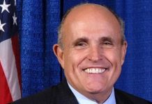 Iran – Un senatore democratico: Giuliani serve gli Stati Uniti sostenendo i Mojahedin del Popolo Iraniano