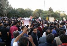 Iran: Grossa manifestazione ad Ahvaz per protestare contro la visita di Rouhani