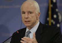 Il Sen. John McCain: “Il viaggio di Donald Trump manda un messaggio forte al regime iraniano”