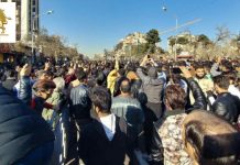 Iran: Protesta di migliaia di persone a Mashhad contro il rialzo dei prezzi, al grido di “A morte il dittatore!” e “A morte Rouhani!”