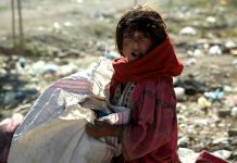 Iran: lavoro minorile nella gestione dei rifiuti, il peggior tipo di sfruttamento