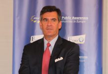 Un ex-diplomatico americano: “L’Iran è vicino ad un cambio di regime come mai prima”