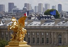 La Francia dice ai diplomatici di non recarsi in Iran