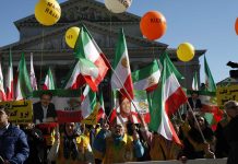 Iran: sostenitori del MEK chiedono alla Conferenza di Monaco sulla sicurezza di espellere Zarif
