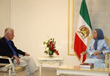 Il Premio Nobel Sir Richard Roberts visita Ashraf-3 e incontra Maryam Rajavi