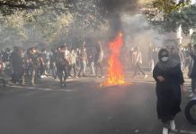 “È l’ora della rabbia”, affermano gli studenti iraniani, che proseguono le loro proteste nonostante le repressioni