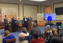 McClintock ha presentato la Risoluzione 100 per un Iran libero, democratico e secolare; co-sponsor oltre 160 membri