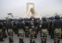 Temendo proteste, il regime iraniano intensifica le misure repressive