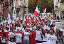 Migliaia di iraniani si radunano a Bruxelles per celebrare l’anniversario della rivolta, sostenendo la Repubblica Democratica