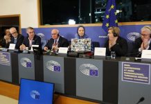 Maryam Rajavi, Presidente del CNRI, al Parlamento Europeo, affronta il regime che alimenta la crisi regionale e la repressione in Iran