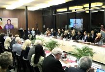 Importante conferenza a Berlino affronta le sfide dell’Iran e sostiene il movimento di Resistenza