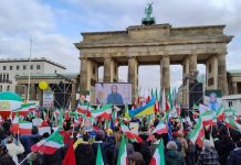 Onorare la rivoluzione iraniana del 1979, una battaglia in corso contro due dittature