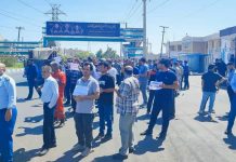 Migliaia di lavoratori e pensionati iraniani continuano le proteste, respingono le elezioni fasulle