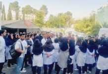 La fatica di curare: le infermiere iraniane scendono in piazza in proteste senza precedenti