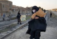 Come la corruzione e la cattiva gestione hanno smantellato il benessere delle famiglie iraniane