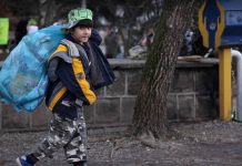 La catastrofe educativa iraniana: quasi un milione di bambini privati della scolarizzazione sotto il regime clericale