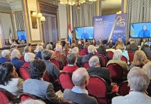 Il vertice dell’Aja considera la lotta delle donne iraniane come la prima linea del cambiamento democratico