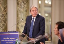 L’ex Premier italiano Paolo Gentiloni identifica il CNRI come l’unica soluzione per la libertà dell’Iran