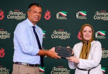 La presidente del Comitato delle Donne del CNRI riceve il Premio Coraggio alla principale conferenza dei giovani in Italia
