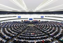 Il Parlamento europeo chiede il deferimento della dittatura iraniana alla Corte Penale Internazionale, mentre i deputati condannano l’intensificazione del terrorismo e la discriminazione di genere